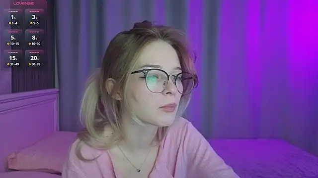 Snapshot of vialeta_baby chatting on October 2025 10:18:01 PM vialeta baby online show from October 2025 10:18:01 PM