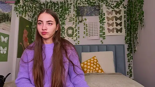 Ashley Pierce online show from December 2025 04:10:01 AM