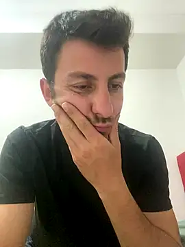 emredenizz07 online show from October 2025 11:25:02 PM