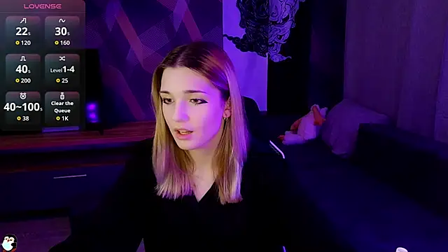 Snapshot of Sandy_Belle chatting on September 2025 07:04:01 PM Sandy Belle online show from September 2025 07:04:01 PM