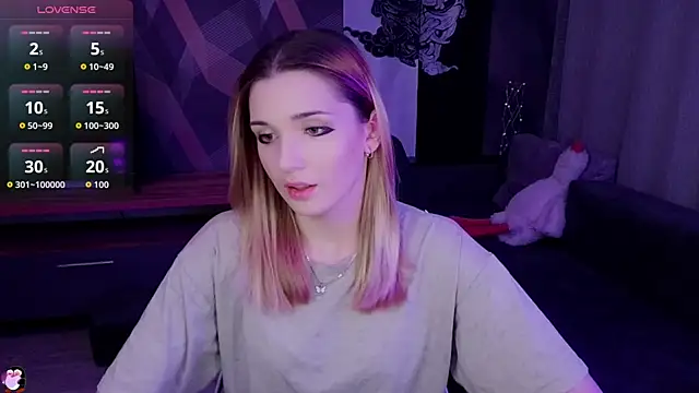 Snapshot of Sandy_Belle chatting on October 2025 06:52:01 PM Sandy Belle online show from October 2025 06:52:01 PM