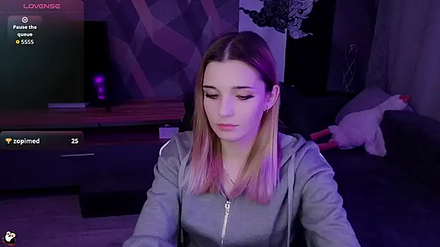 Snapshot of Sandy_Belle chatting on October 2025 07:16:01 PM Sandy Belle online show from October 2025 07:16:01 PM