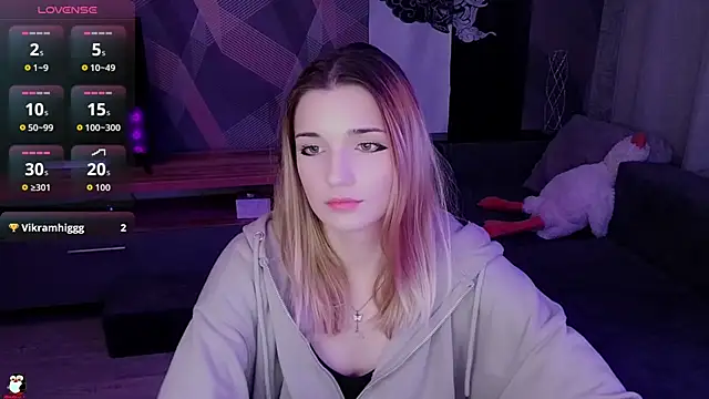 Snapshot of Sandy_Belle chatting on November 2025 07:47:01 PM Sandy Belle online show from November 2025 07:47:01 PM