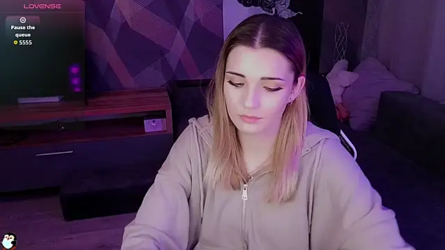 Snapshot of Sandy_Belle chatting on November 2025 05:33:02 PM Sandy Belle online show from November 2025 05:33:02 PM