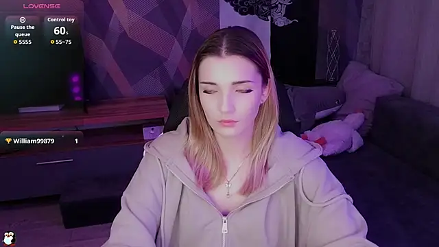 Snapshot of Sandy_Belle chatting on November 2025 08:38:02 PM Sandy Belle online show from November 2025 08:38:02 PM