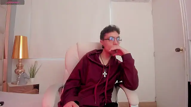 dark sun302 online show from November 2025 08:47:01 PM