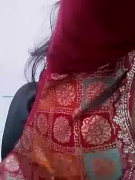 Snapshot of Reeta-rani chatting on October 2025 04:12:01 AM Reeta-rani online show from October 2025 04:12:01 AM