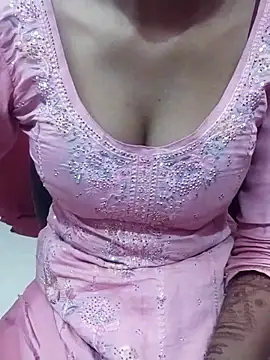 Snapshot of Reeta-rani chatting on October 2025 04:13:02 AM Reeta-rani online show from October 2025 04:13:02 AM