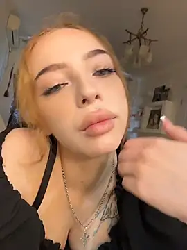 Snapshot of Hannah_xBaby chatting on June 2026 07:47:02 AM Hannah xBaby online show from June 2026 07:47:02 AM