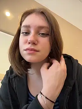 lucy-joy online show from April 2026 10:05:01 AM