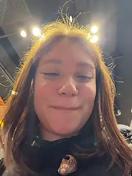 lucy-joy online show from June 2026 10:18:02 AM