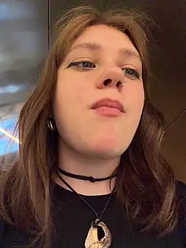 lucy-joy online show from June 2026 12:22:01 PM
