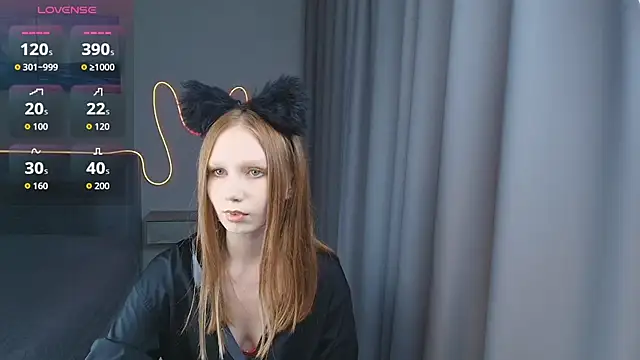 FoxyMira online show from September 2025 01:25:02 PM