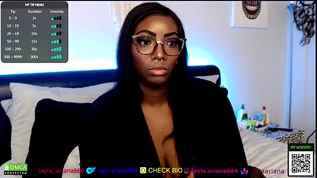 LaylaAriana online show from November 2025 03:50:01 AM