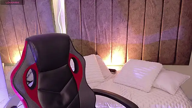 Megan  cole1 online show from October 2025 07:33:01 PM