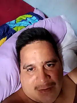 Snapshot of reguetones92 chatting on April 2026 06:58:01 PM reguetones92 online show from April 2026 06:58:01 PM
