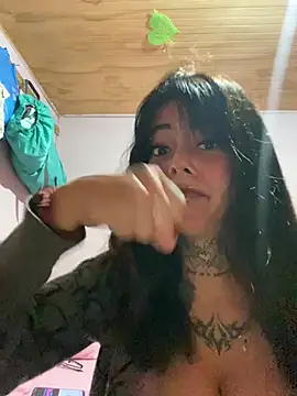 Snapshot of kiittyselenita chatting on April 2026 03:54:02 AM kiittyselenita online show from April 2026 03:54:02 AM