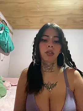 Snapshot of kiittyselenita chatting on May 2026 02:06:02 AM kiittyselenita online show from May 2026 02:06:02 AM