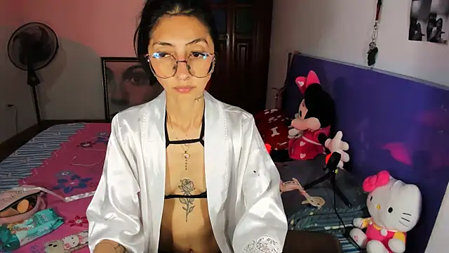 Snapshot of Anais_lux chatting on June 2026 11:51:01 PM Anais lux online show from June 2026 11:51:01 PM