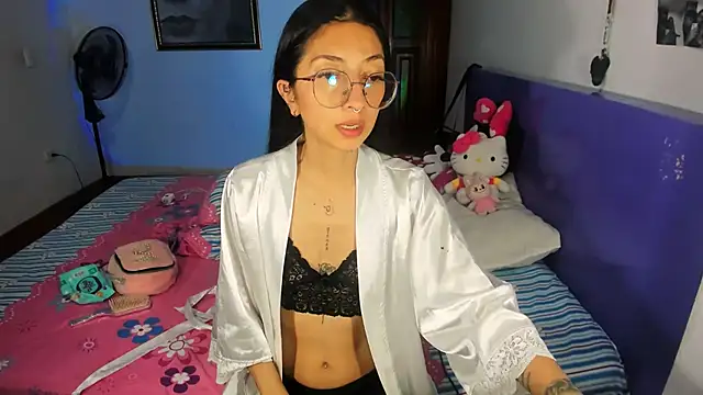 Snapshot of Anais_lux chatting on June 2026 12:27:01 AM Anais lux online show from June 2026 12:27:01 AM