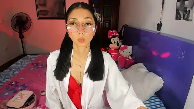 Snapshot of Anais_lux chatting on June 2026 12:22:02 AM Anais lux online show from June 2026 12:22:02 AM