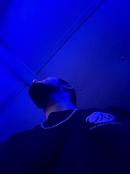 Snapshot of jcwxt chatting on January 2026 12:31:02 PM jcwxt online show from January 2026 12:31:02 PM