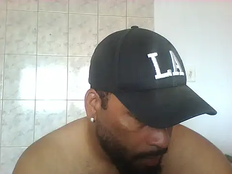 Snapshot of OliveiraSeven chatting on May 2026 01:19:01 PM OliveiraSeven online show from May 2026 01:19:01 PM