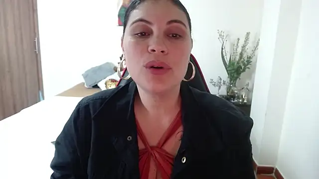 Secret Bella online show from October 2025 11:42:01 AM