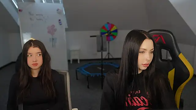 Snapshot of VivianSweet_ chatting on April 2026 10:53:02 AM VivianSweet online show from April 2026 10:53:02 AM