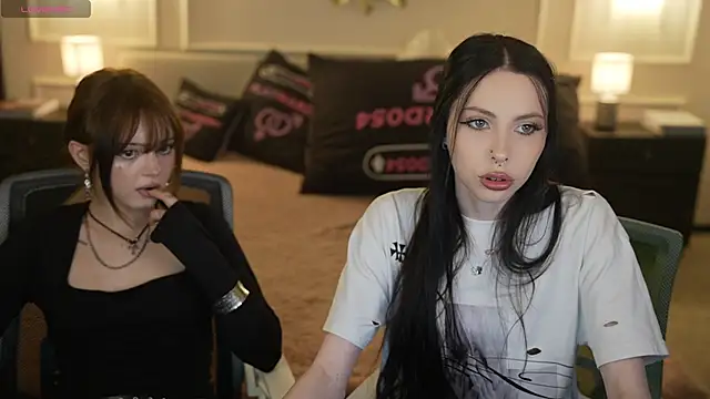 Snapshot of VivianSweet_ chatting on June 2026 02:33:02 PM VivianSweet online show from June 2026 02:33:02 PM