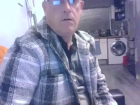Snapshot of hefin18 chatting on January 2025 11:33:01 PM hefin18 online show from January 2025 11:33:01 PM