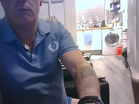 Snapshot of hefin18 chatting on February 2025 11:15:02 PM hefin18 online show from February 2025 11:15:02 PM