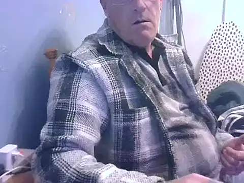 Snapshot of hefin18 chatting on February 2025 05:37:01 PM hefin18 online show from February 2025 05:37:01 PM