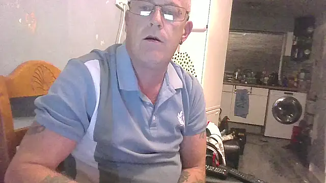 Snapshot of hefin18 chatting on February 2025 09:47:01 PM hefin18 online show from February 2025 09:47:01 PM