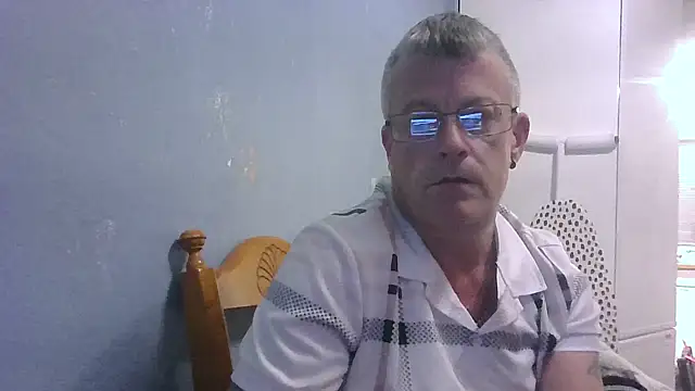 Snapshot of hefin18 chatting on March 2025 07:27:02 PM hefin18 online show from March 2025 07:27:02 PM