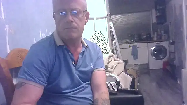 Snapshot of hefin18 chatting on October 2025 08:16:02 PM hefin18 online show from October 2025 08:16:02 PM