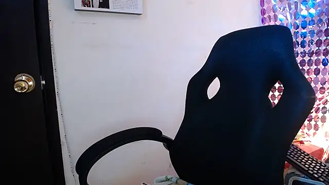 Nicol V online show from October 2025 04:45:01 AM