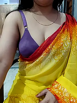 Snapshot of roshni_agrawal0 chatting on October 2025 01:01:01 PM roshni agrawal0 online show from October 2025 01:01:01 PM