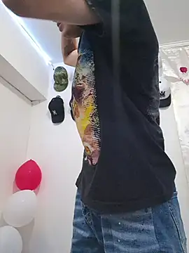 Ethanho0t online show from October 2025 06:07:01 PM