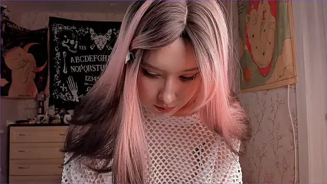 CutiePatoootie online show from December 2025 07:18:01 PM