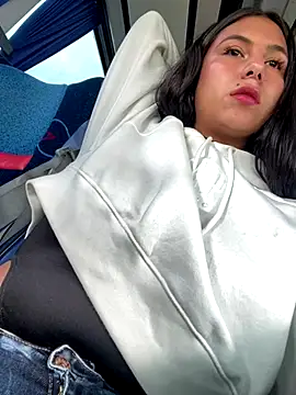 Sarahcutexoxox online show from October 2025 06:28:01 PM