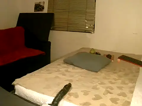 ALICIA X98 online show from October 2025 05:47:01 PM