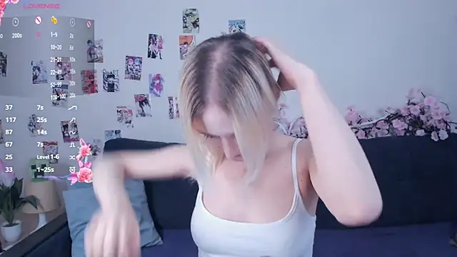 Megan--chan online show from April 2026 05:18:01 PM