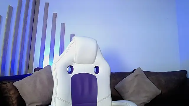 Snapshot of JuanKFit_45 chatting on April 2026 03:54:02 AM JuanKFit 45 online show from April 2026 03:54:02 AM