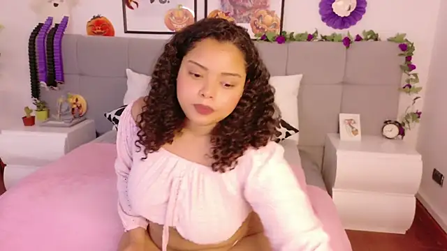 Alanaa Gomez online show from October 2025 09:04:01 PM
