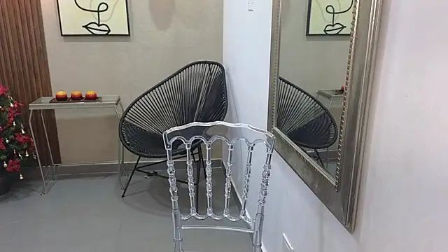 Lia Mar  online show from December 2025 06:06:01 PM