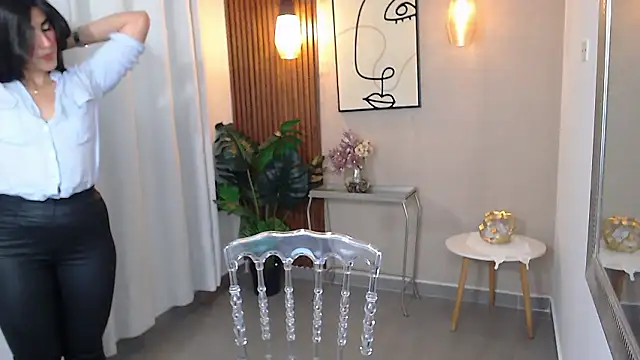 Lia Mar  online show from March 2026 06:11:01 PM