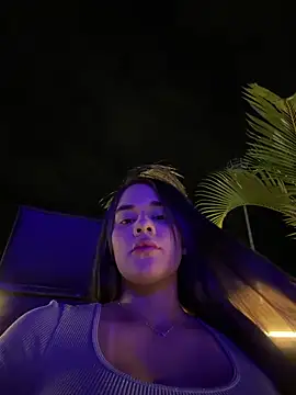 Snapshot of BellaLeclair chatting on February 2026 12:51:02 AM BellaLeclair online show from February 2026 12:51:02 AM