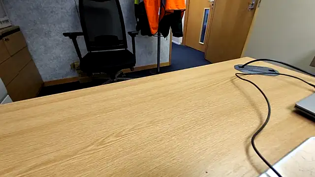 Oorse1966 online show from October 2025 07:45:01 AM