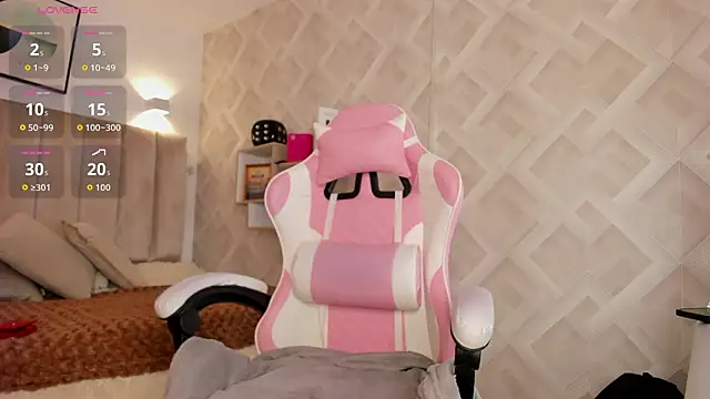 Snapshot of Clhoe_Johnson chatting on February 2026 12:26:01 PM Clhoe Johnson online show from February 2026 12:26:01 PM